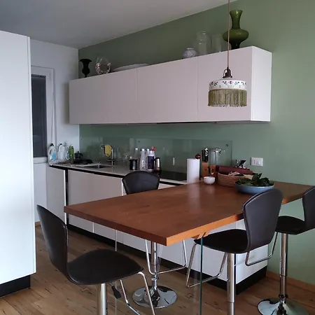Inmitten Limonaien Mit Seesicht, Nahe Und Zentrum Lejlighed