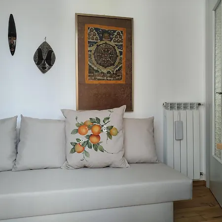 Lejlighed Inmitten Limonaien Mit Seesicht, Nahe Und Zentrum *